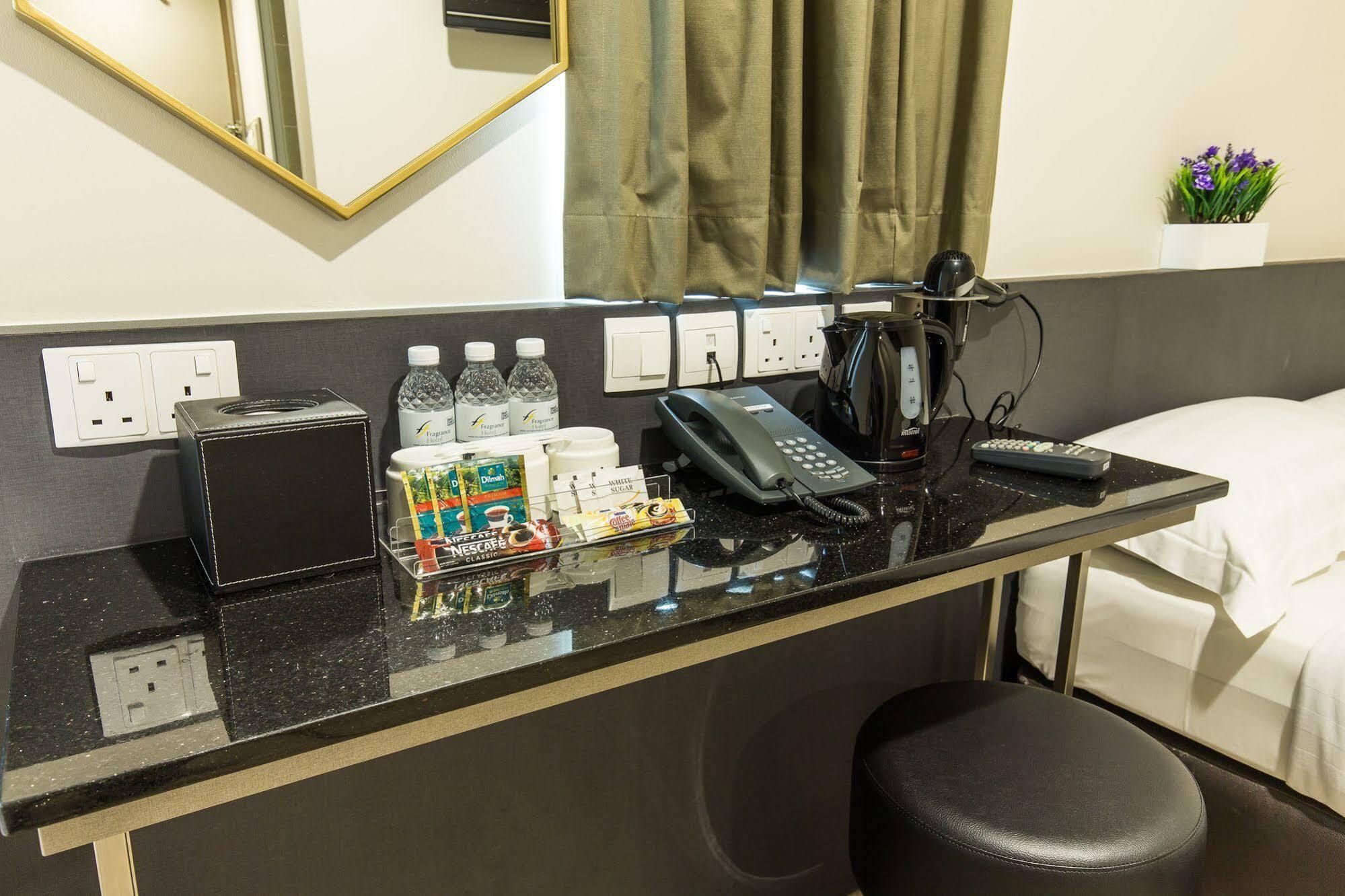 Ibis Budget Singapore Emerald Eksteriør billede